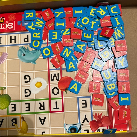 Scrabble Junior board game - Picture 4 of 5